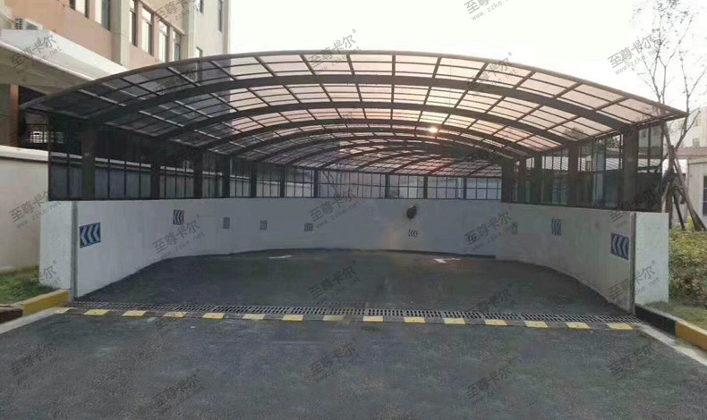 地下出入口雨棚是否該用玻璃雨棚，玻璃地下出入口雨棚的優缺點
