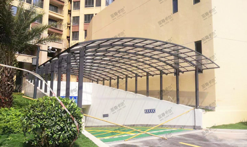地下停車庫出入口雨棚，哪種才算好？