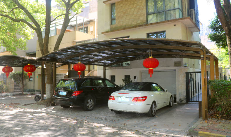 【柯馬仕莊園】簡(jiǎn)約之星汽車棚